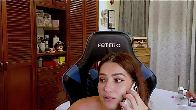 Snapshot of Abrilqueen chatting on July 2026 02:42:01 AM Abrilqueen online show from July 2026 02:42:01 AM