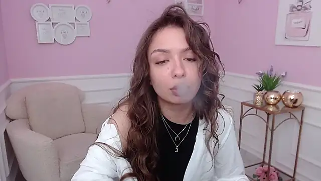 LucySkilar online show from October 2025 04:33:01 AM