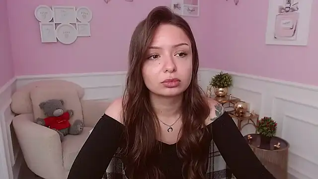 Snapshot of LucySkilar chatting on June 2026 04:38:02 AM LucySkilar online show from June 2026 04:38:02 AM