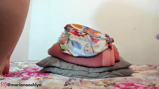 Melaniegirl17 online show from October 2025 06:37:01 PM