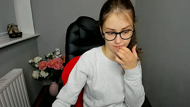 AfinaCutie online show from December 2024 05:06:02 PM