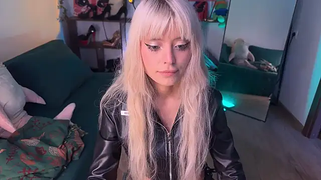 Snapshot of Eerectioneering chatting on September 2025 12:29:01 PM Eerectioneering online show from September 2025 12:29:01 PM