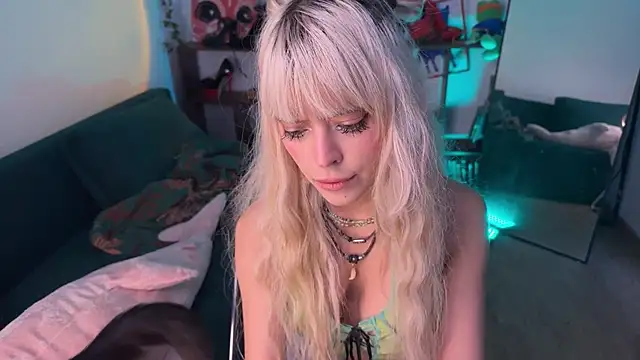 Snapshot of Eerectioneering chatting on September 2025 10:53:02 AM Eerectioneering online show from September 2025 10:53:02 AM