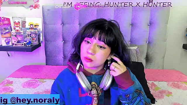 Snapshot of hey_noraly chatting on January 2025 01:47:01 PM hey noraly online show from January 2025 01:47:01 PM