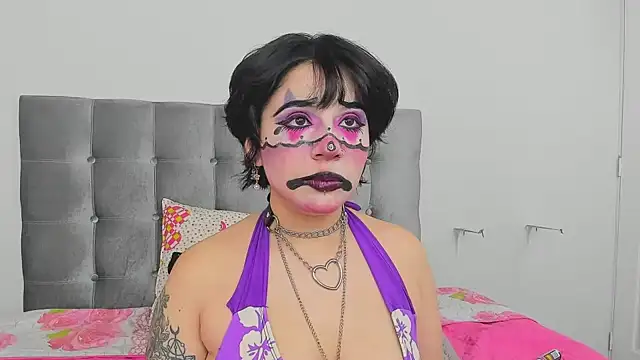 Snapshot of hey_noraly chatting on February 2025 04:35:02 AM hey noraly online show from February 2025 04:35:02 AM