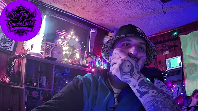 Snapshot of tayshie chatting on December 2024 07:35:01 PM tayshie online show from December 2024 07:35:01 PM