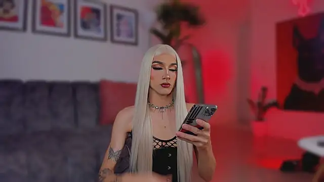 Taylor  foxxx online show from November 2025 05:52:01 AM