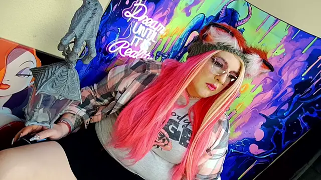 Snapshot of Blakelytgirl chatting on May 2026 05:20:02 PM Blakelytgirl online show from May 2026 05:20:02 PM
