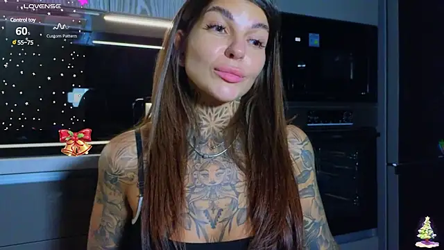 Snapshot of tattooedBabyy chatting on January 2025 02:23:02 PM tattooedBabyy online show from January 2025 02:23:02 PM