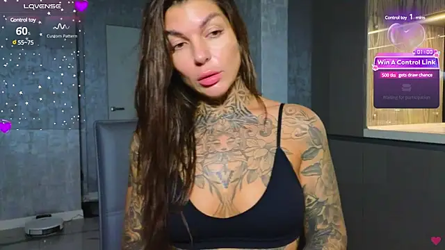 Snapshot of tattooedBabyy chatting on January 2025 10:49:01 AM tattooedBabyy online show from January 2025 10:49:01 AM