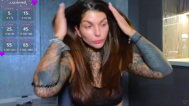 Snapshot of tattooedBabyy chatting on January 2025 11:56:02 AM tattooedBabyy online show from January 2025 11:56:02 AM