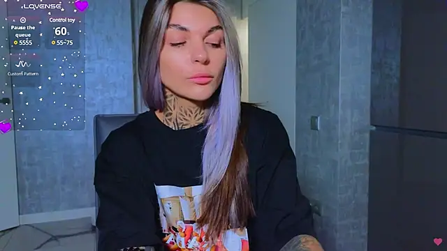 Snapshot of tattooedBabyy chatting on January 2025 11:24:01 AM tattooedBabyy online show from January 2025 11:24:01 AM