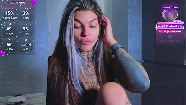 Snapshot of tattooedBabyy chatting on February 2025 04:20:02 PM tattooedBabyy online show from February 2025 04:20:02 PM