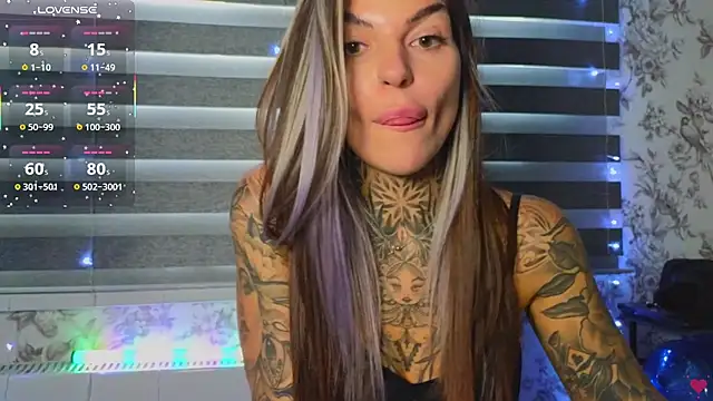 Snapshot of tattooedBabyy chatting on March 2025 10:35:01 AM tattooedBabyy online show from March 2025 10:35:01 AM