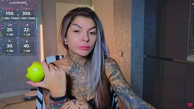 Snapshot of tattooedBabyy chatting on March 2025 11:12:02 AM tattooedBabyy online show from March 2025 11:12:02 AM