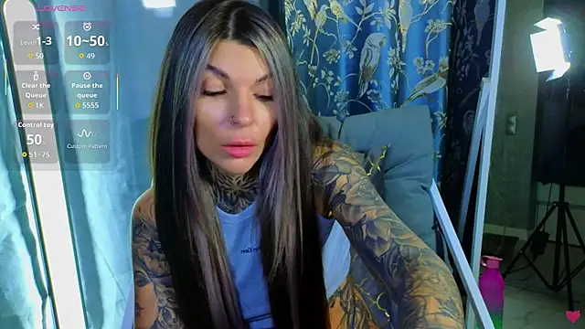 Snapshot of tattooedBabyy chatting on October 2025 08:13:01 AM tattooedBabyy online show from October 2025 08:13:01 AM