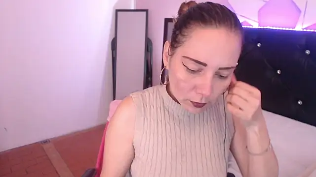 camila delarosa online show from October 2025 04:03:02 PM