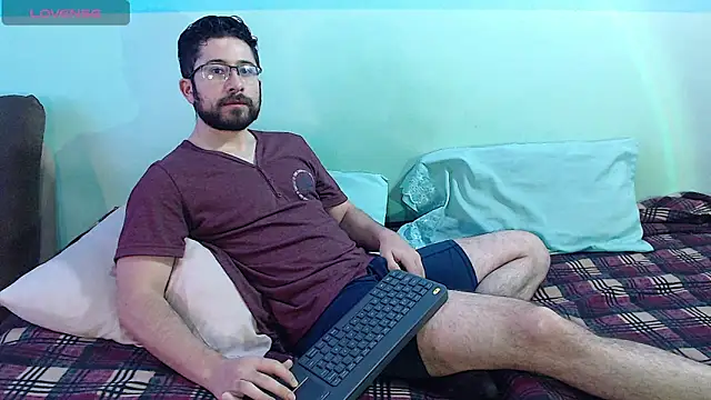 Snapshot of teddy_foster chatting on February 2025 01:10:02 PM teddy foster online show from February 2025 01:10:02 PM