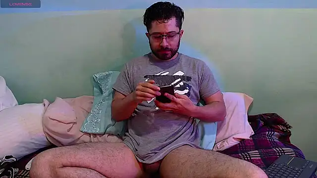 Snapshot of teddy_foster chatting on October 2025 12:33:01 PM teddy foster online show from October 2025 12:33:01 PM