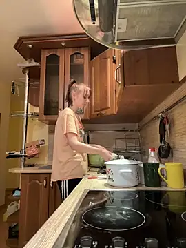 Crayzy Luv online show from February 2025 01:22:01 PM