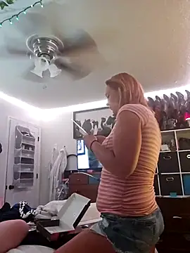 Snapshot of Dixiefaye_Pika chatting on March 2025 02:55:02 PM Dixiefaye Pika online show from March 2025 02:55:02 PM