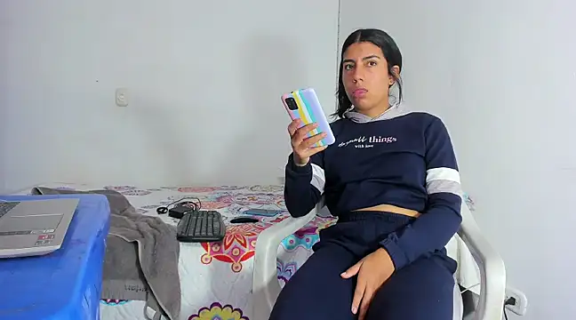 skinnyanai2 online show from February 2025 05:49:02 PM