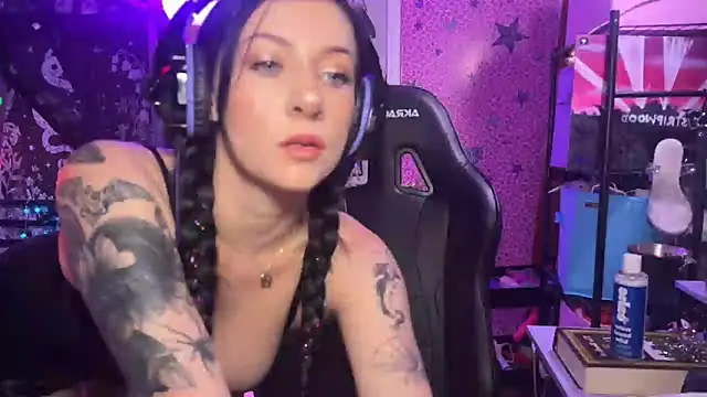 Snapshot of marleymaxwell chatting on June 2026 04:16:02 AM marleymaxwell online show from June 2026 04:16:02 AM
