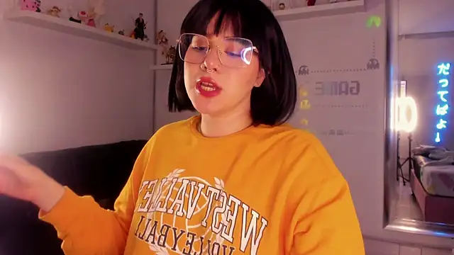 albaismynameX online show from January 2025 03:07:01 PM