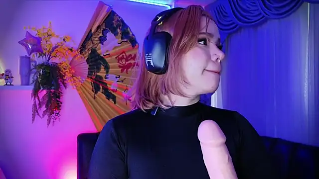 albaismynameX online show from September 2025 12:05:01 PM