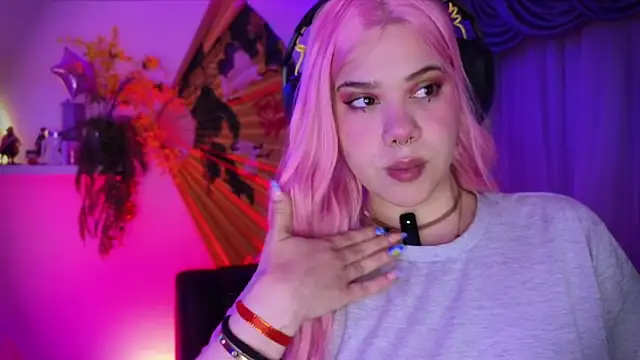 albaismynameX online show from September 2025 12:16:02 PM