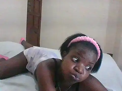 hotgal1112 online show from February 2026 08:18:01 PM