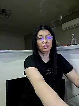 Snapshot of Milf_Abigail chatting on February 2025 01:11:02 AM Milf Abigail online show from February 2025 01:11:02 AM