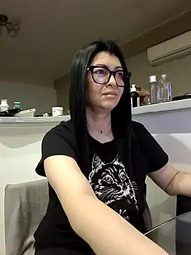 Snapshot of Milf_Abigail chatting on October 2025 12:22:02 AM Milf Abigail online show from October 2025 12:22:02 AM