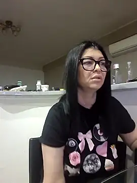 Snapshot of Milf_Abigail chatting on October 2025 03:52:02 AM Milf Abigail online show from October 2025 03:52:02 AM