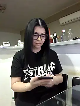 Snapshot of Milf_Abigail chatting on November 2025 01:49:01 AM Milf Abigail online show from November 2025 01:49:01 AM