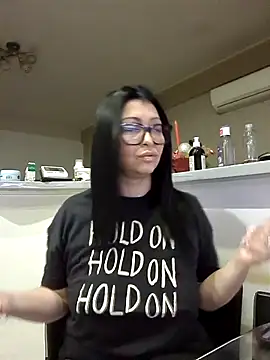 Snapshot of Milf_Abigail chatting on November 2025 02:03:01 AM Milf Abigail online show from November 2025 02:03:01 AM