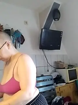 Snapshot of Isabella_Geney chatting on July 2026 01:17:02 PM Isabella Geney online show from July 2026 01:17:02 PM