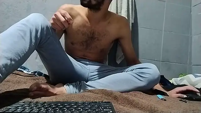 Snapshot of UncutToyBoy23cm chatting on May 2026 07:17:02 AM UncutToyBoy23cm online show from May 2026 07:17:02 AM