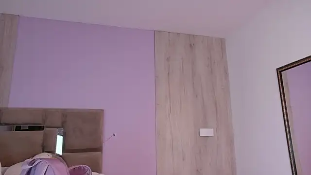 AbrilBrent online show from June 2026 08:09:01 PM