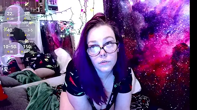 Snapshot of EverlyEster chatting on February 2025 10:48:02 AM EverlyEster online show from February 2025 10:48:02 AM