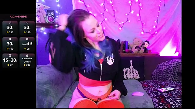 Snapshot of EverlyEster chatting on November 2025 03:07:01 AM EverlyEster online show from November 2025 03:07:01 AM