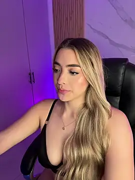 kyliejoness online show from July 2026 02:48:02 AM