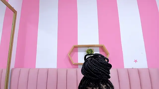 ISABELLA 020 online show from February 2025 12:06:02 PM