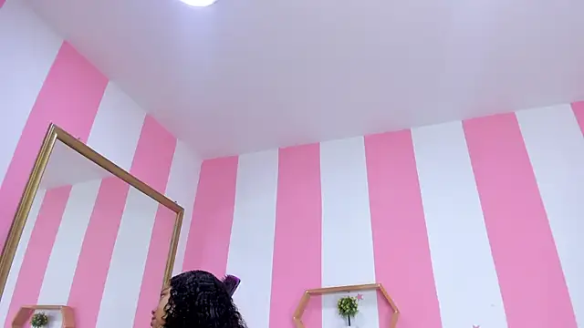 ISABELLA 020 online show from February 2026 12:50:02 PM