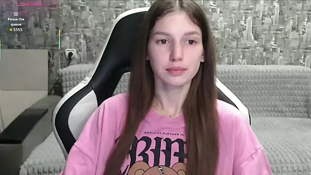 MissMiaCutie online show from October 2025 04:15:02 PM
