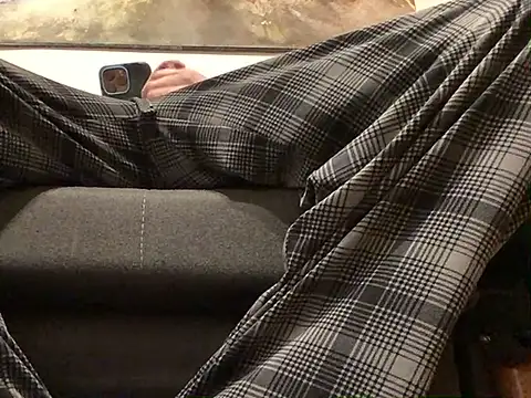 Hebrewhammers42 online show from January 2025 10:03:01 PM