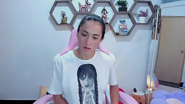 Snapshot of SharonSander chatting on January 2025 03:13:01 AM SharonSander online show from January 2025 03:13:01 AM