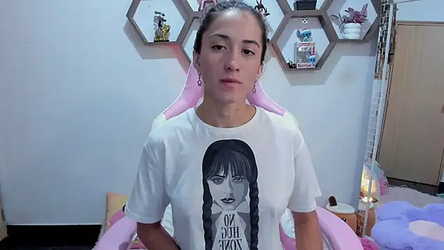 Snapshot of SharonSander chatting on January 2025 06:14:01 AM SharonSander online show from January 2025 06:14:01 AM