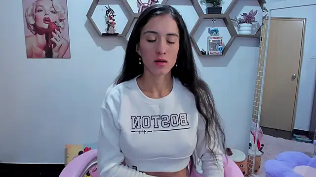 Snapshot of SharonSander chatting on February 2025 12:37:02 AM SharonSander online show from February 2025 12:37:02 AM