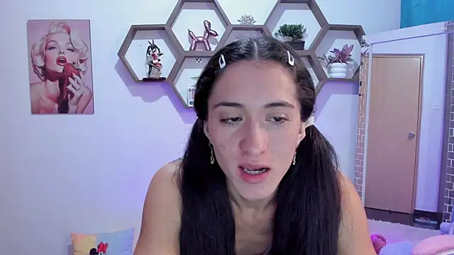 Snapshot of SharonSander chatting on February 2025 10:07:01 AM SharonSander online show from February 2025 10:07:01 AM